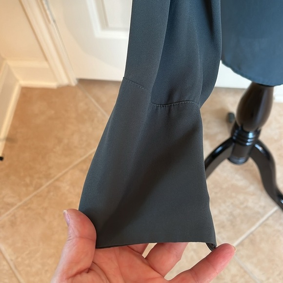 NWOT Ann Taylor blouse - Picture 5 of 9